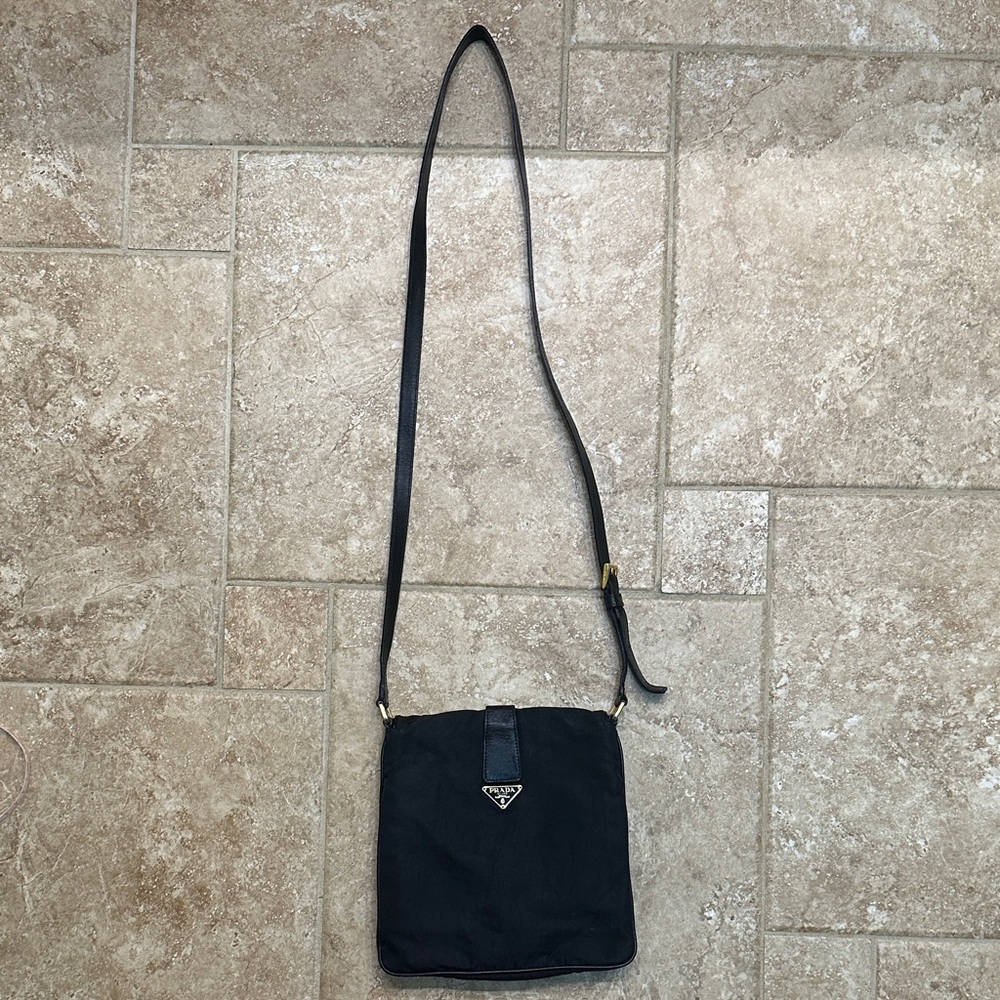 Prada Black Nylon Bag. Made in Italy - Picture 2 of 15